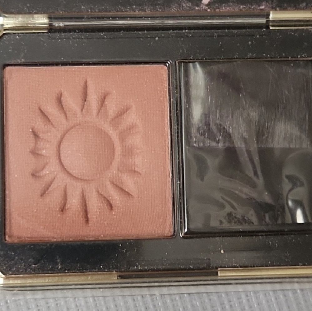 Revlon Naturally Glamorous Blush-On - Soft Pink